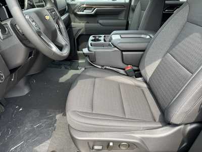 2025 Chevrolet 1500 Crew Cab, $50495.0. Photo 5