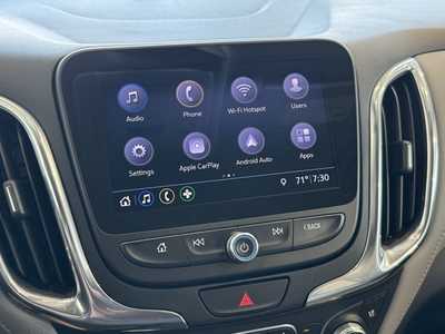2021 Chevrolet Equinox, $24599. Photo 3