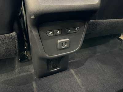 2021 Chevrolet Equinox, $24599. Photo 7