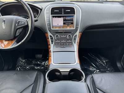 2016 Lincoln MKX, $15795. Photo 2