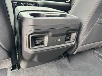 2024 Chevrolet 1500 Crew Cab, $52999. Photo 7