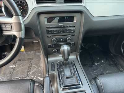 2013 Ford Mustang, $15999. Photo 2