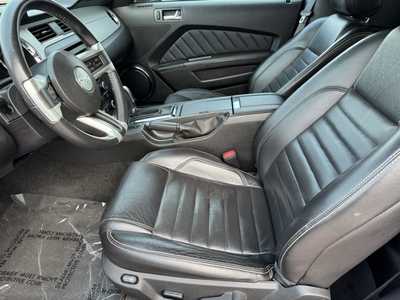 2013 Ford Mustang, $15999. Photo 4