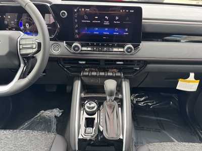 2026 Chevrolet Colorado Crew Cab, $45970.0. Photo 2