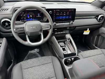 2026 Chevrolet Colorado Crew Cab, $45970.0. Photo 8