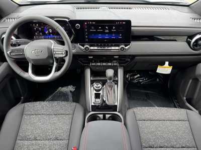 2026 Chevrolet Colorado Crew Cab, $45970.0. Photo 9