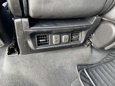 2022 Chevrolet 3500 Crew Cab, $60475. Photo 7