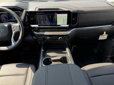 2025 Chevrolet 3500 Crew Cab, $70595.0. Photo 2