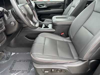 2022 Chevrolet Suburban, $46499. Photo 5