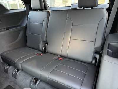 2023 Chevrolet Traverse, $33999. Photo 7