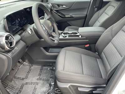 2026 Chevrolet Equinox, $31785.0. Photo 5