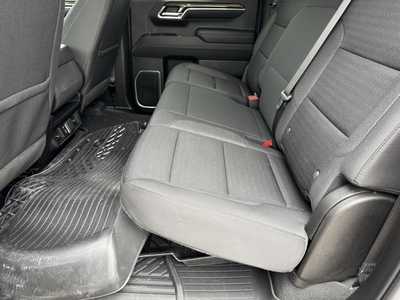 2023 Chevrolet 1500 Crew Cab, $37250. Photo 6