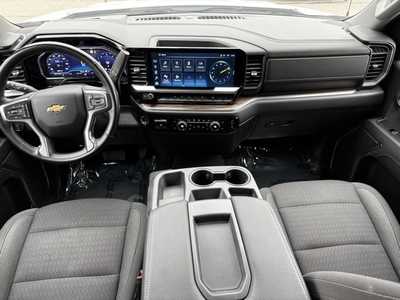 2023 Chevrolet 1500 Crew Cab, $37250. Photo 9