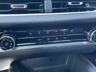 2026 Chevrolet Equinox, $31490.0. Photo 10