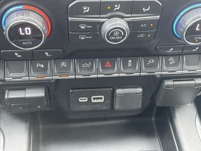 2019 Chevrolet 1500 Crew Cab, $26299. Photo 11