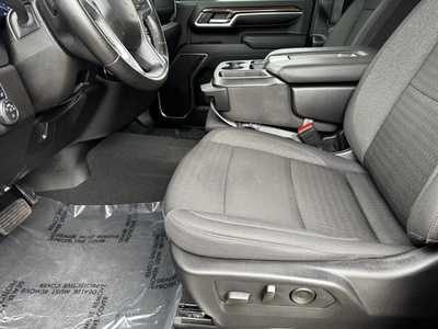 2024 Chevrolet 3500 Crew Cab, $58995. Photo 5