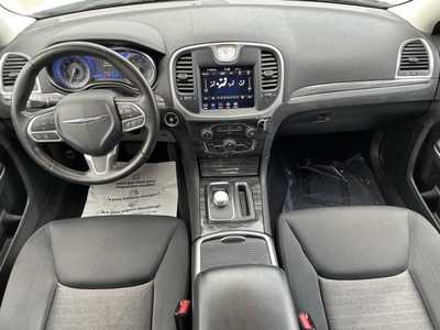 2020 Chrysler 300, $17895. Photo 9