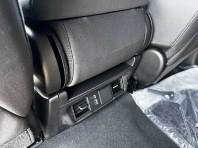 2026 Chevrolet 1500 Crew Cab, $49045.0. Photo 7