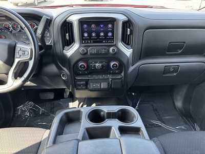 2021 Chevrolet 1500 Crew Cab, $34795. Photo 2