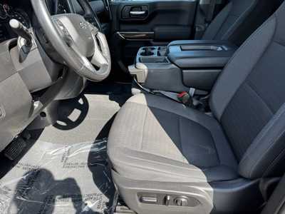 2021 Chevrolet 1500 Crew Cab, $34795. Photo 5