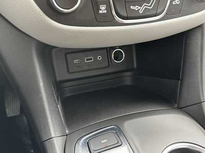 2021 Chevrolet Equinox, $18390. Photo 11