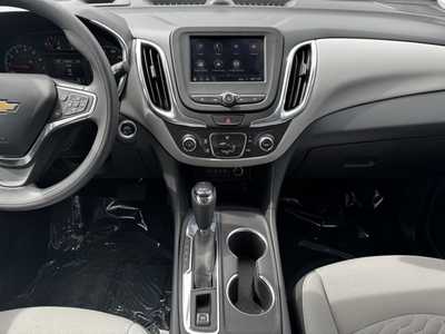 2021 Chevrolet Equinox, $18390. Photo 2