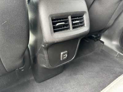 2021 Chevrolet Equinox, $18390. Photo 7