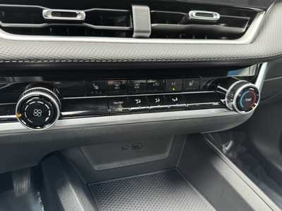 2026 Chevrolet Equinox, $31495.0. Photo 10