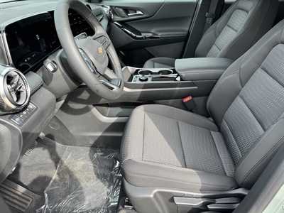 2026 Chevrolet Equinox, $29999. Photo 5