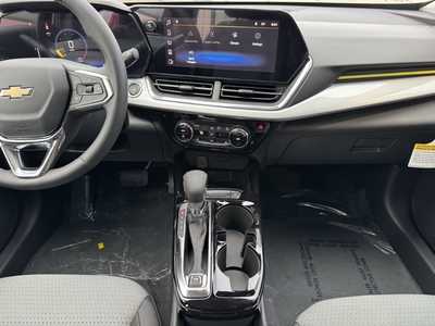 2026 Chevrolet Trax, $25885.0. Photo 2