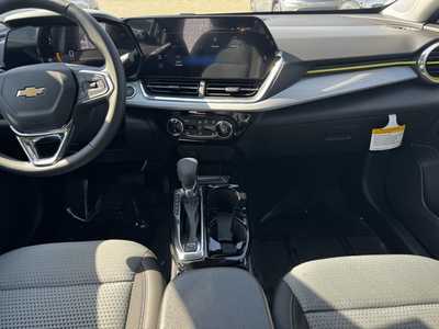 2026 Chevrolet Trax, $25885.0. Photo 2