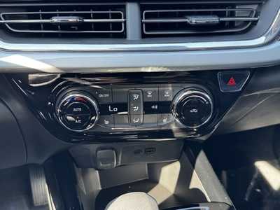 2026 Chevrolet Trax, $25885.0. Photo 9