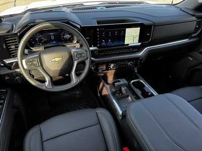 2026 Chevrolet 1500 Crew Cab, $62455.0. Photo 8