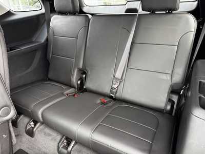2021 Chevrolet Traverse, $22998. Photo 9