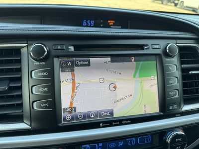 2019 Toyota Highlander, $20999. Photo 3