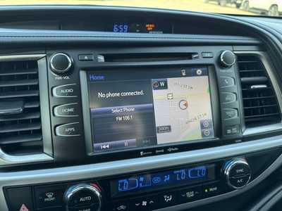 2019 Toyota Highlander, $20999. Photo 5