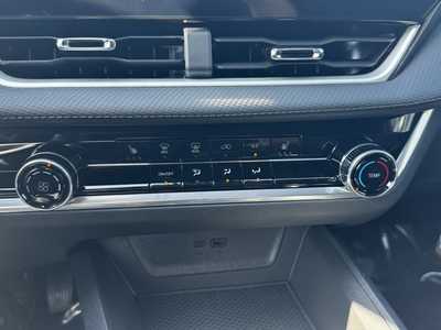 2026 Chevrolet Equinox, $32440.0. Photo 10