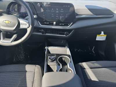 2026 Chevrolet Equinox, $32440.0. Photo 2