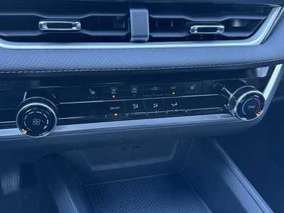 2026 Chevrolet Equinox, $31990.0. Photo 10