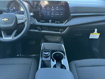 2026 Chevrolet Equinox, $31990.0. Photo 2