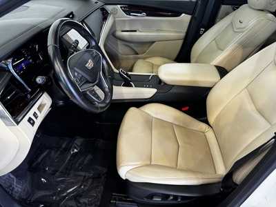 2019 Cadillac XT5, $15499. Photo 5