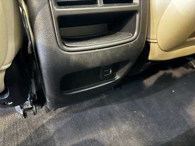 2019 Cadillac XT5, $15499. Photo 9