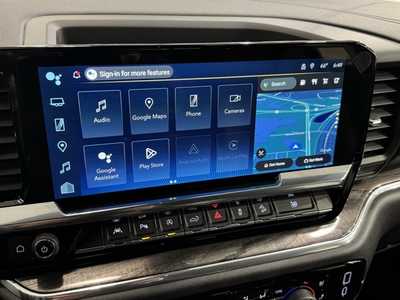 2025 Chevrolet 1500 Crew Cab, $58499. Photo 3