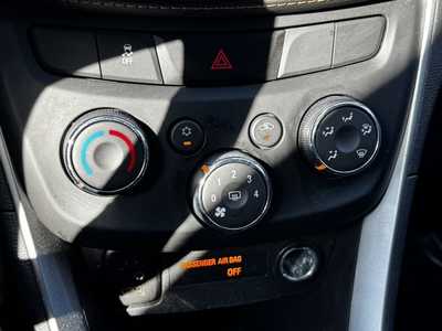 2022 Chevrolet Trax, $17999. Photo 10
