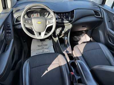 2022 Chevrolet Trax, $17999. Photo 8