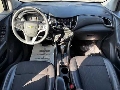 2022 Chevrolet Trax, $17999. Photo 9