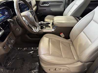 2025 Chevrolet 1500 Crew Cab, $53990. Photo 5