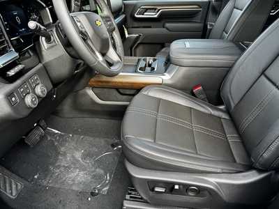 2026 Chevrolet 3500 Crew Cab, $86840.0. Photo 5