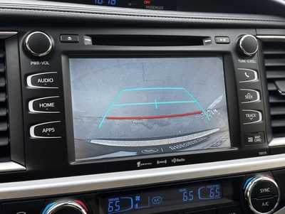 2018 Toyota Highlander, $21699. Photo 4