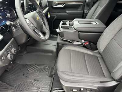 2026 Chevrolet 1500 Crew Cab, $54520.0. Photo 5